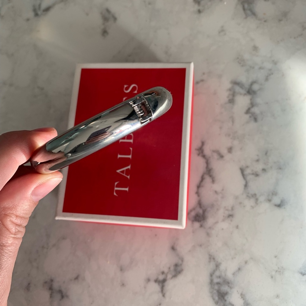 NWT sterling silver hinged bangle